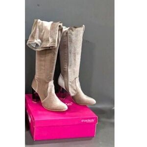 NIB Shoedazzle Size 7.5 Raydan Heeled Over-the-Knee Taupe Mags Boots